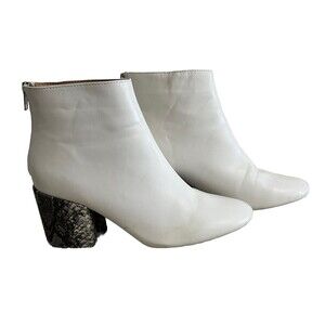 Truffle Collection Women's Size 7 White Snake Skin Block Ankle Boots